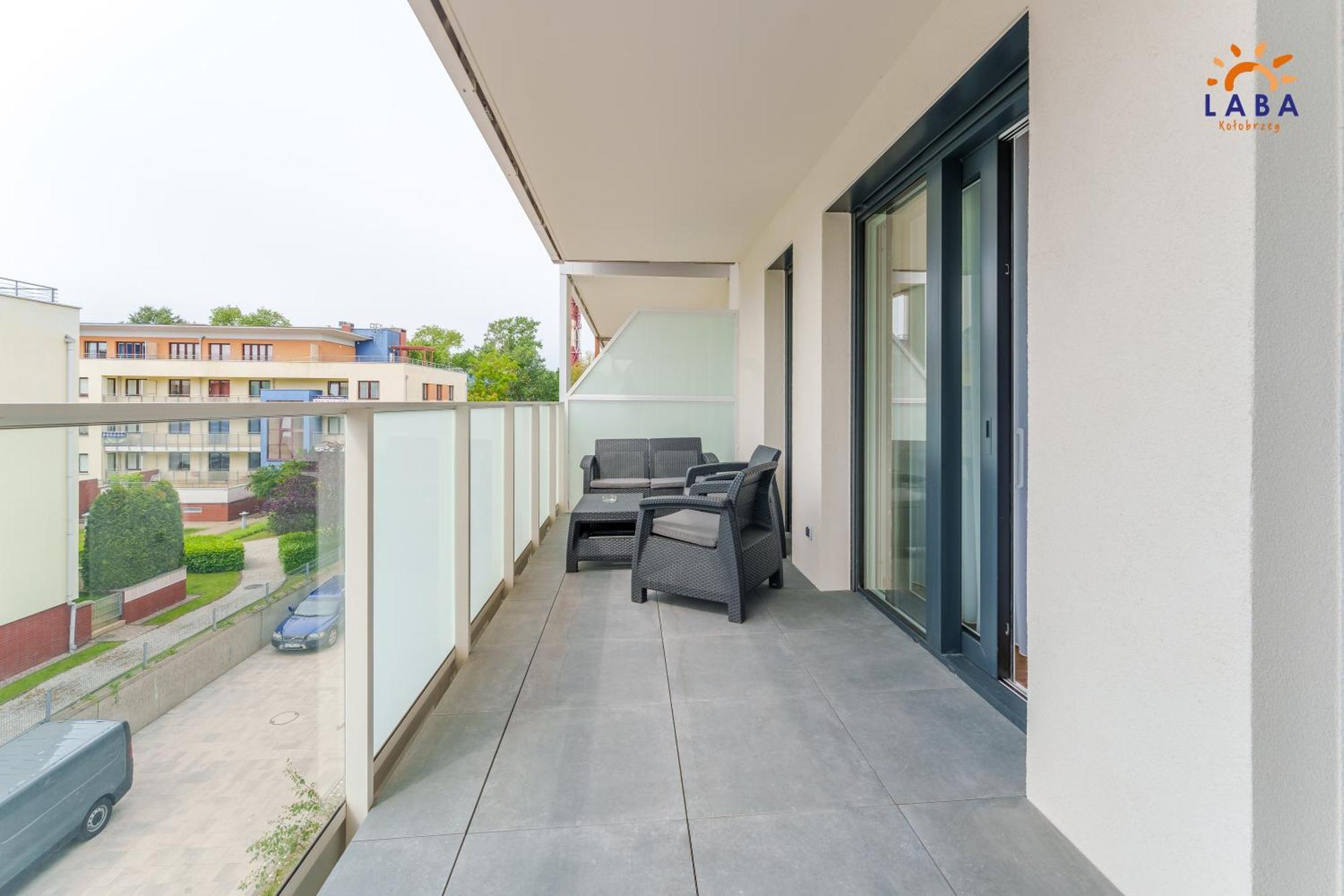 Laba Kolobrzeg Apartamenty Kollataja Z Parkingiem Ngoại thất bức ảnh