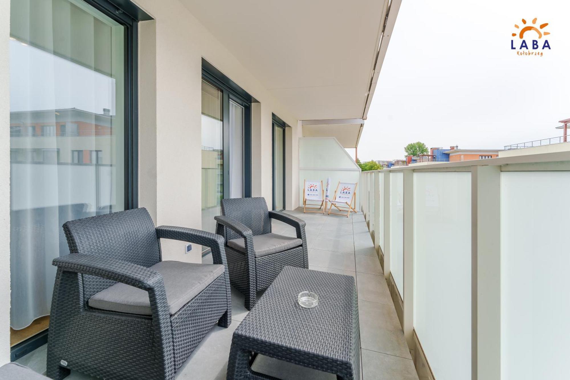 Laba Kolobrzeg Apartamenty Kollataja Z Parkingiem Ngoại thất bức ảnh