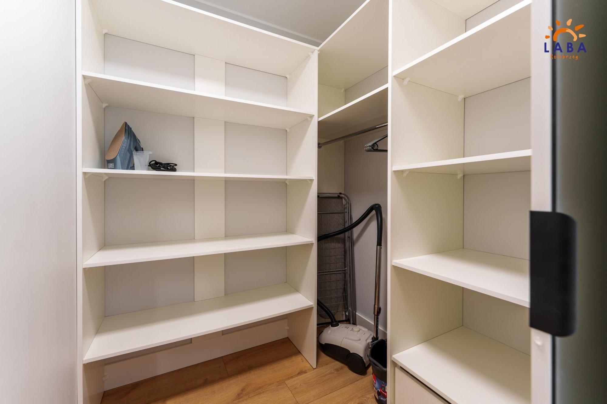 Laba Kolobrzeg Apartamenty Kollataja Z Parkingiem Ngoại thất bức ảnh