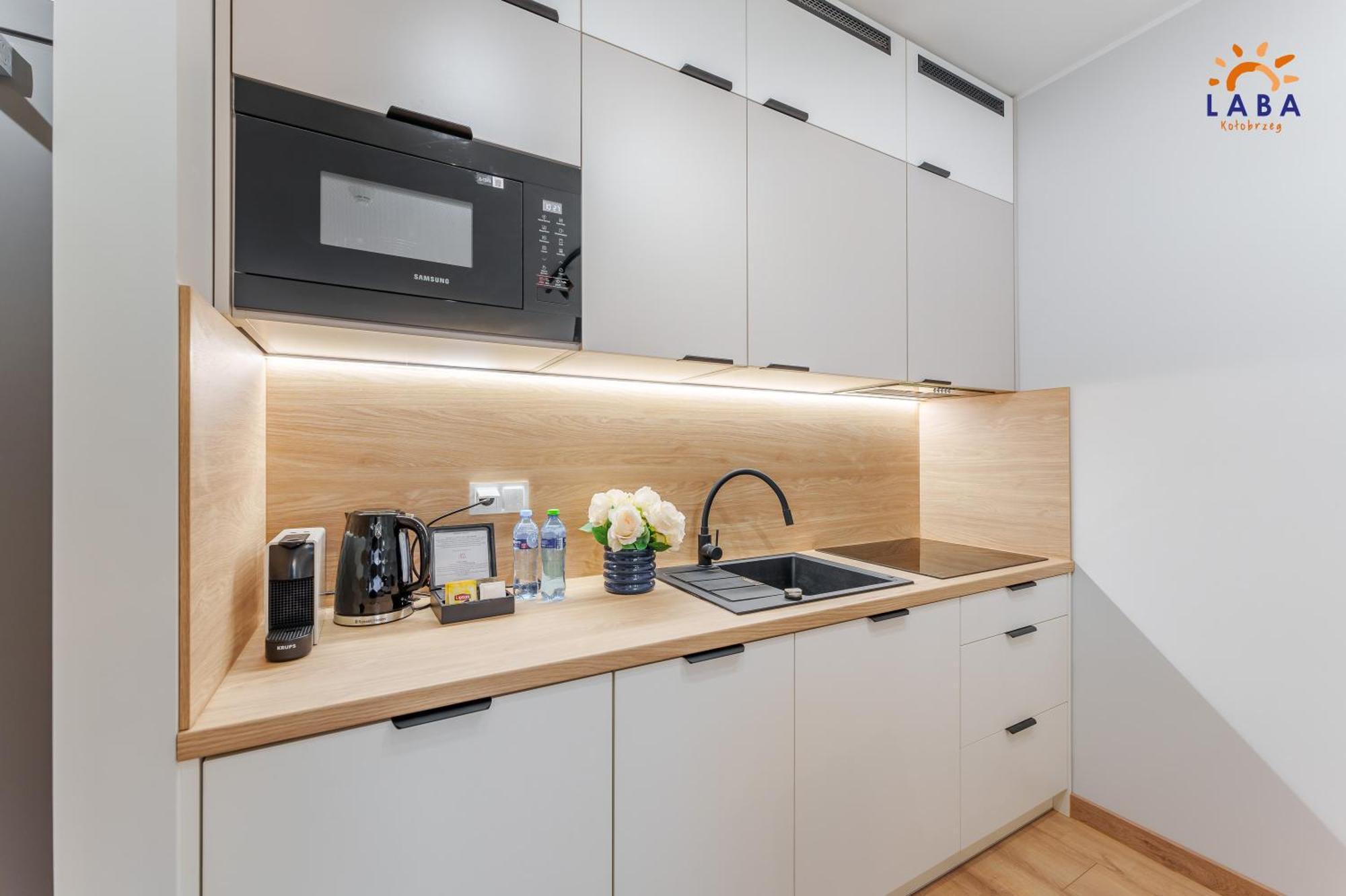 Laba Kolobrzeg Apartamenty Kollataja Z Parkingiem Ngoại thất bức ảnh