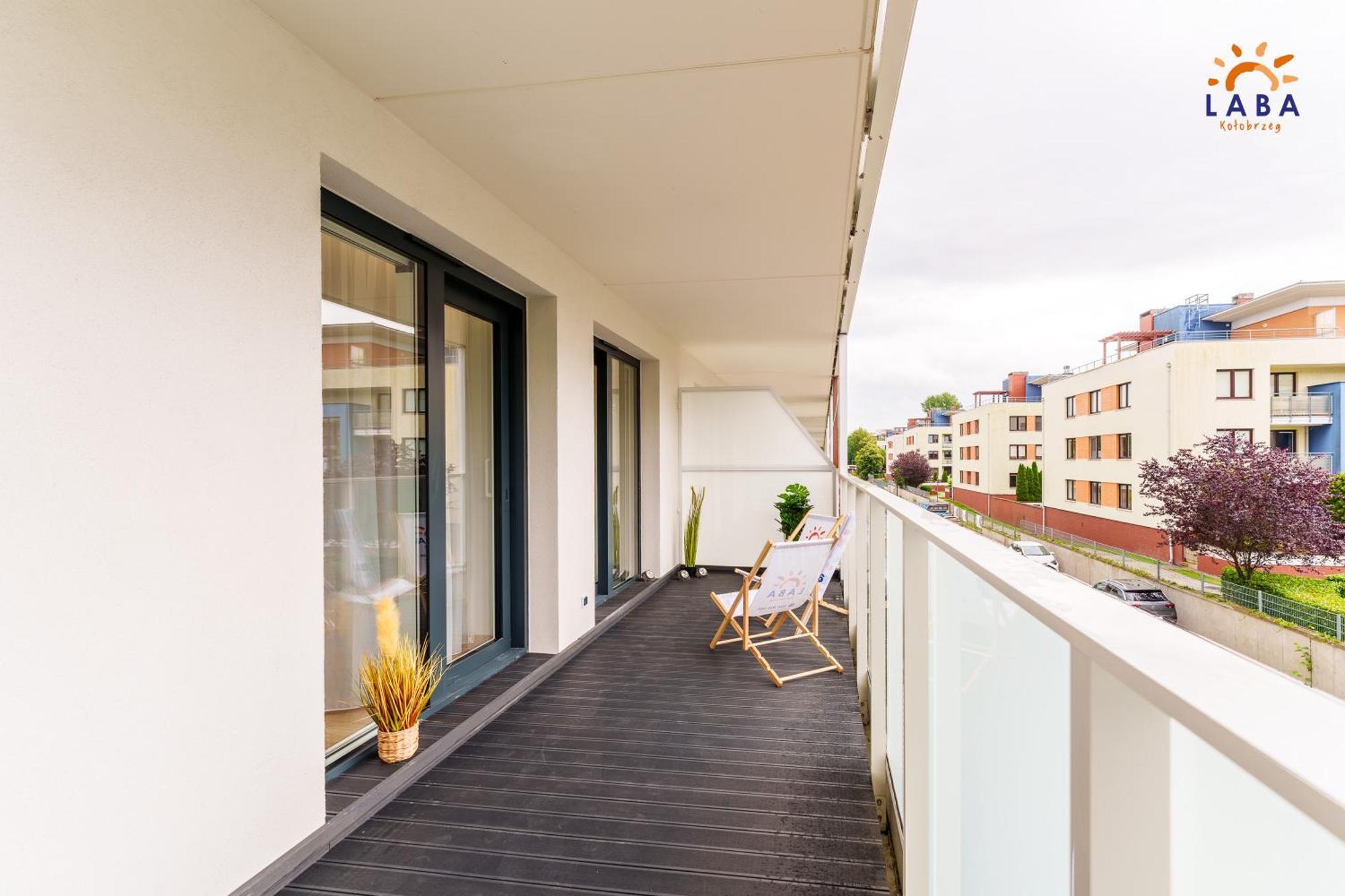 Laba Kolobrzeg Apartamenty Kollataja Z Parkingiem Ngoại thất bức ảnh