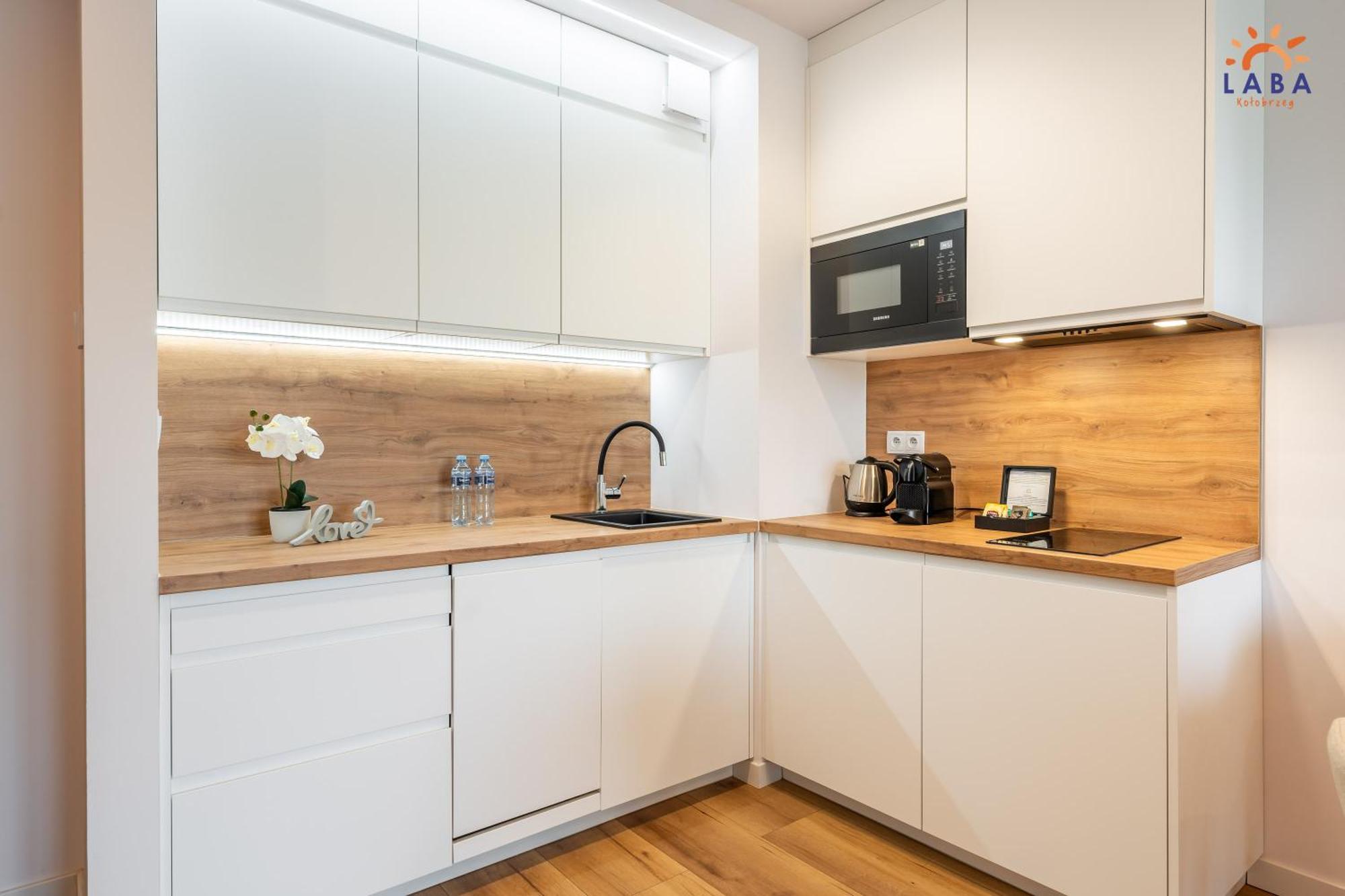 Laba Kolobrzeg Apartamenty Kollataja Z Parkingiem Ngoại thất bức ảnh
