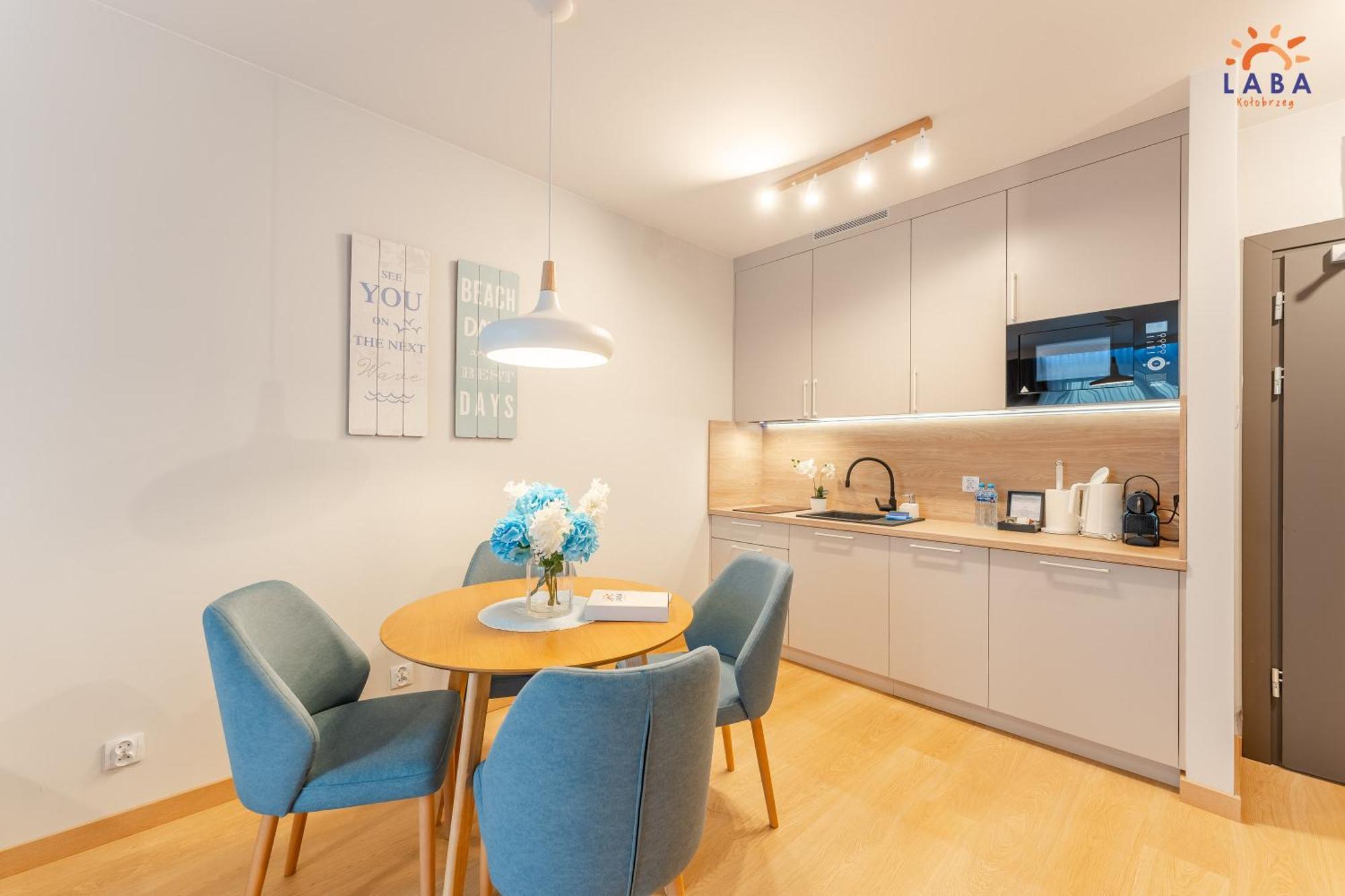 Laba Kolobrzeg Apartamenty Kollataja Z Parkingiem Ngoại thất bức ảnh