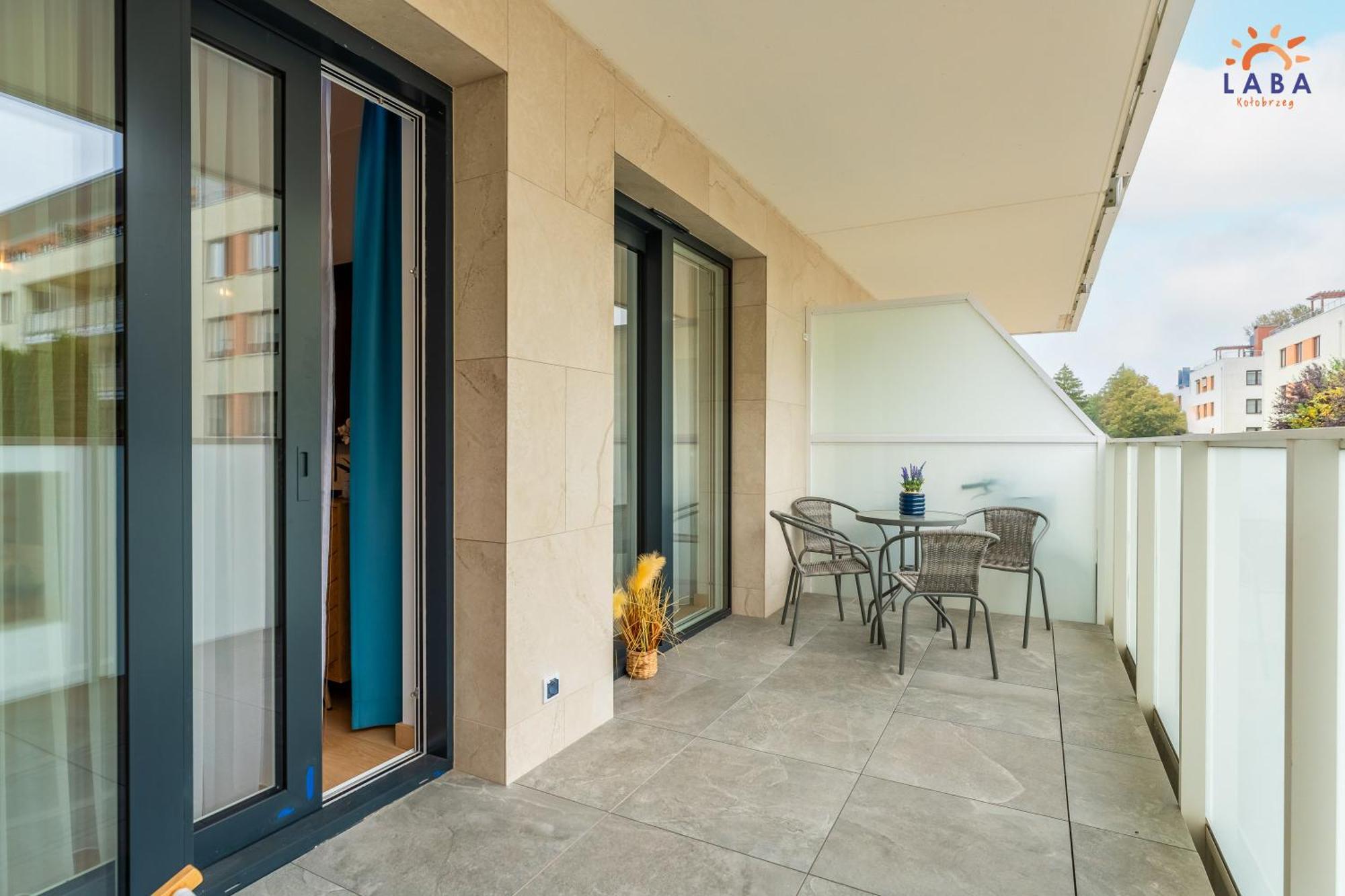 Laba Kolobrzeg Apartamenty Kollataja Z Parkingiem Ngoại thất bức ảnh
