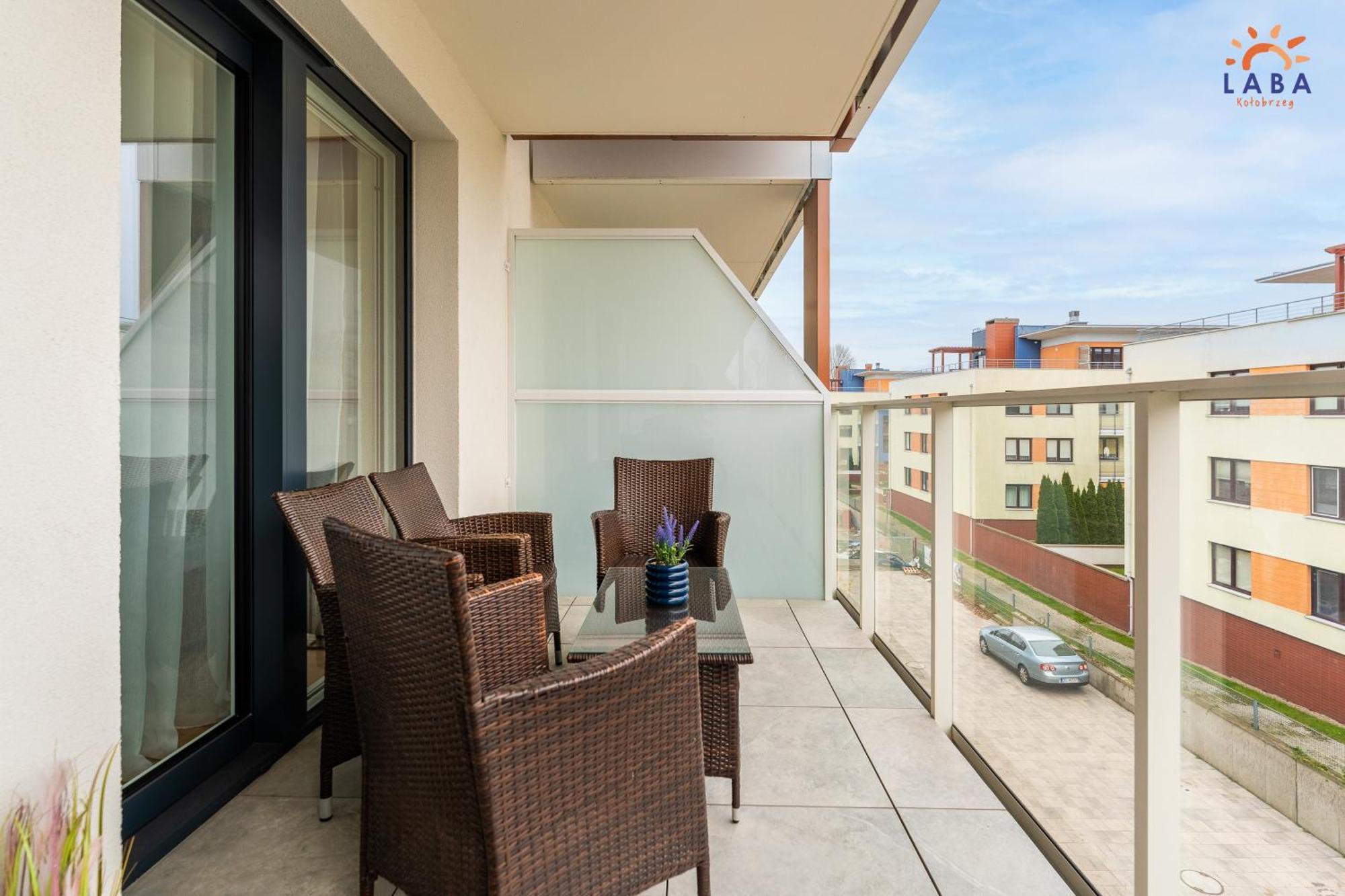 Laba Kolobrzeg Apartamenty Kollataja Z Parkingiem Ngoại thất bức ảnh