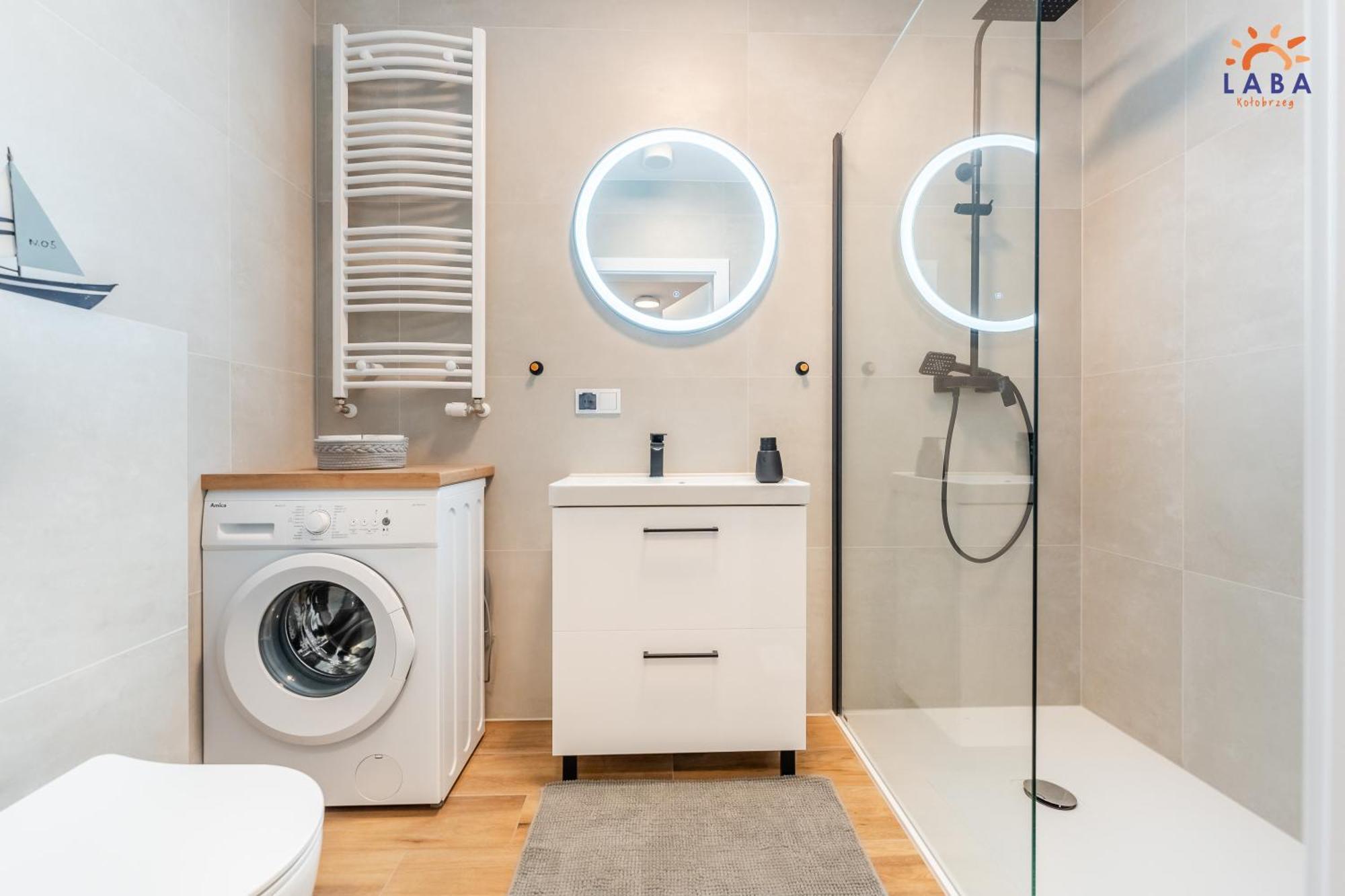 Laba Kolobrzeg Apartamenty Kollataja Z Parkingiem Ngoại thất bức ảnh